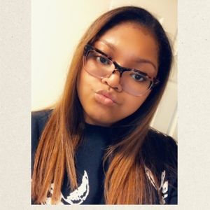 Meet your Posher, Monique